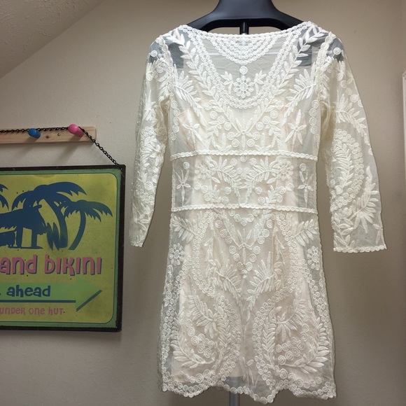 EXPRESS 🥳🧚🏿♂️Host Pick 🍀Cream Lace Slip Dress - Picture 4 of 8